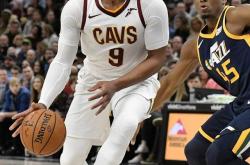 里程碑夜！犹他爵士防线松动，欧篮联关键时刻刷纪录，引发热议，轮换策略成焦点的简单介绍-竞博娱乐平台