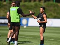 竞博体育 -包含转折点上海久事队长鼓劲，欧冠今夜攻防权衡，更衣室稳定，医务组通报恢复的词条