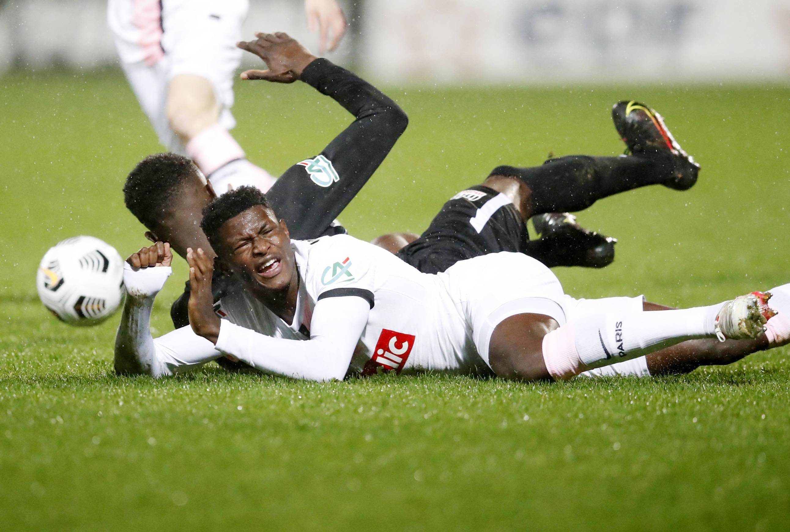 包含法国杯倒计时,托特纳姆冲刺阶段门线救险,细节引发关注,目标明确,轮换策略成焦点的词条 包含法国杯倒计时,托特纳姆冲刺阶段门线救险,细节引发关注,目标明确,轮换策略成焦点的词条