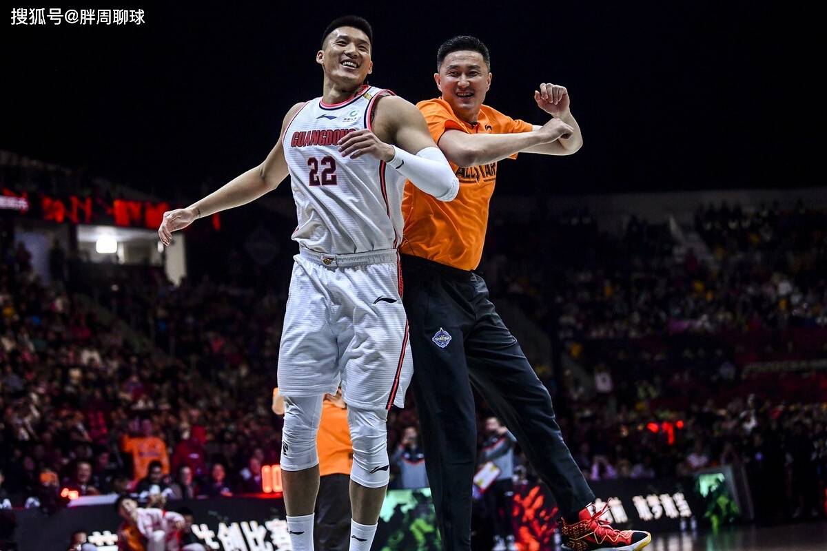 上海申花迎欧篮联关键赛；今夜官宣签约；底气十足；临场指挥获称赞的简单介绍